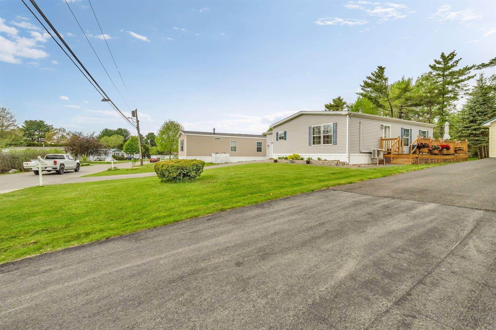 8 E Street, Bangor, ME 04401
