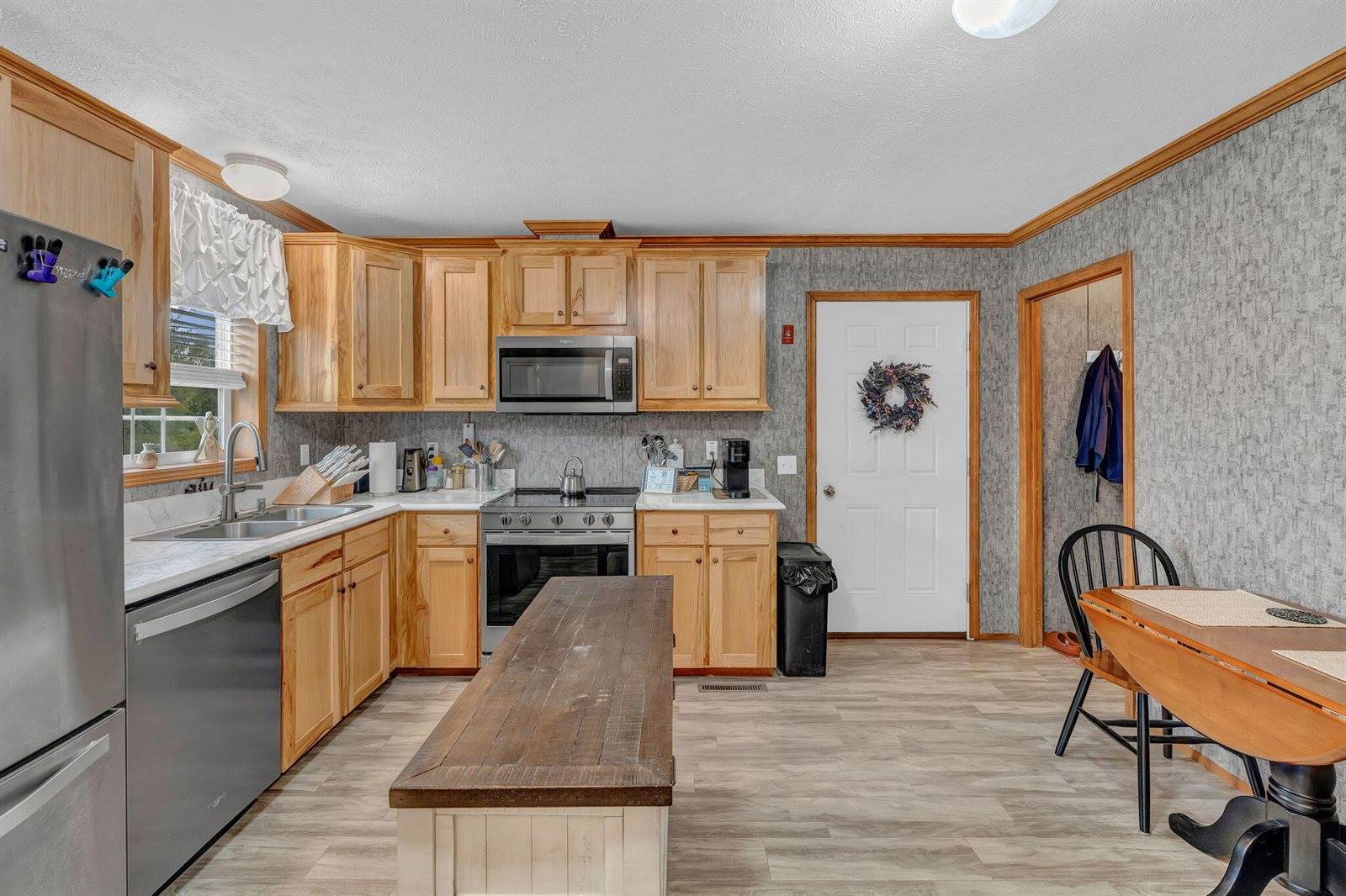 8 E Street, Bangor, ME 04401