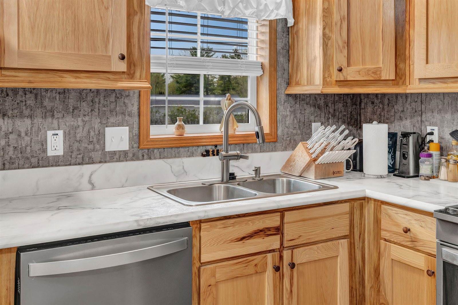8 E Street, Bangor, ME 04401