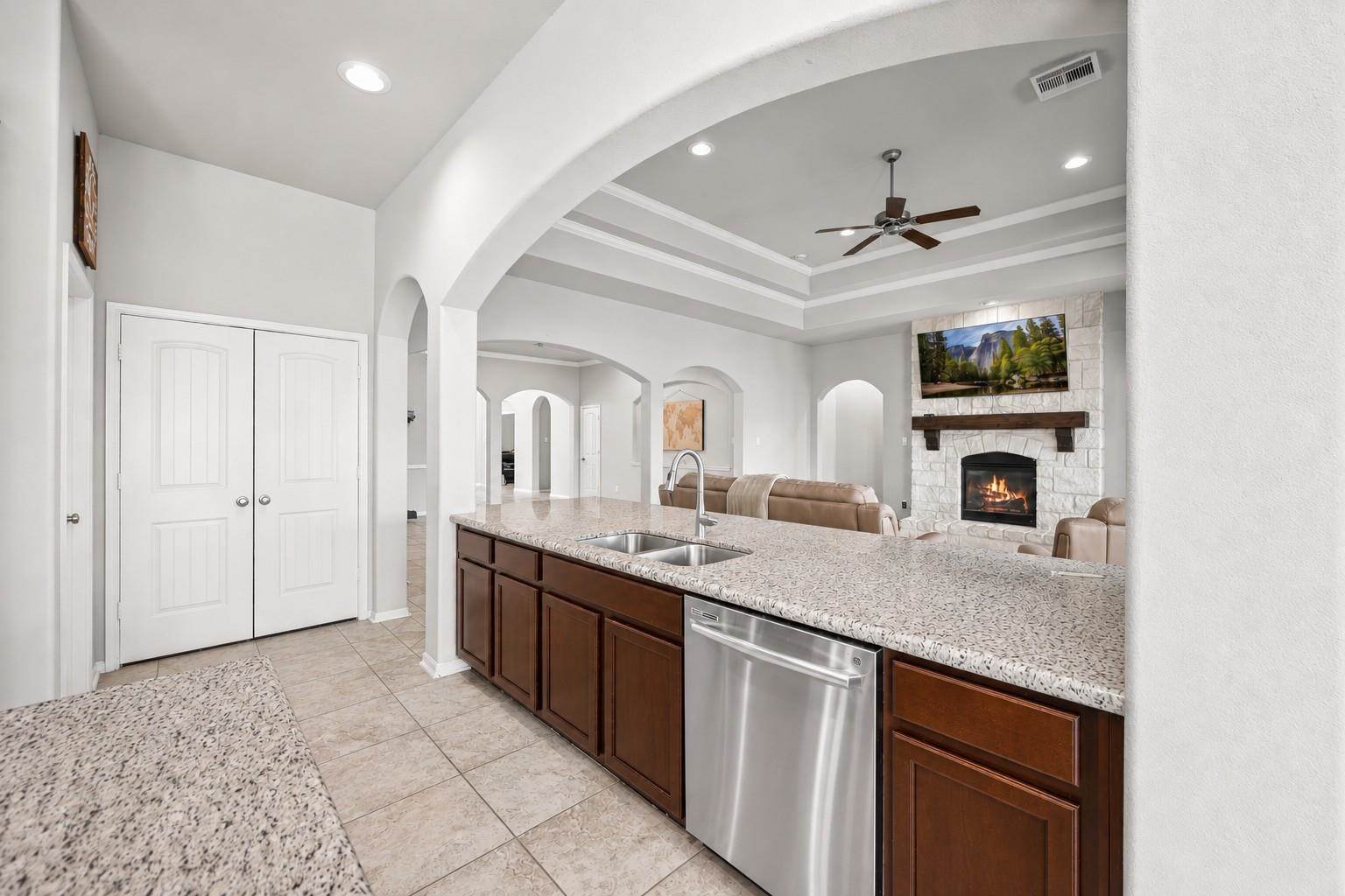 4213 Sycamore Point, Friendswood, TX 77546
