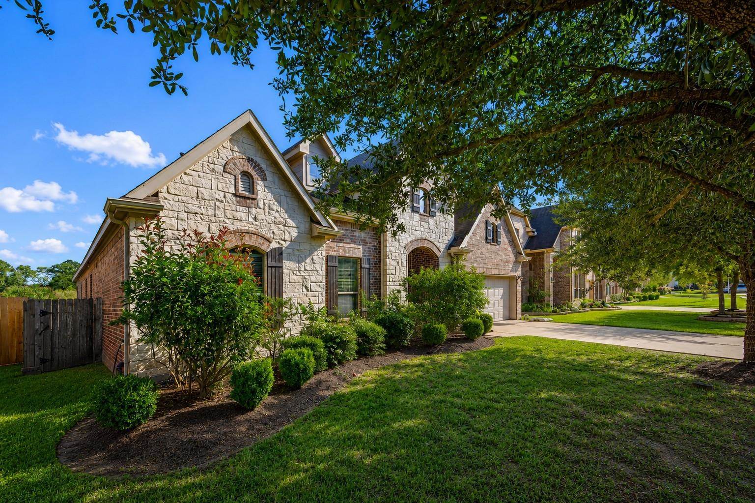4213 Sycamore Point, Friendswood, TX 77546