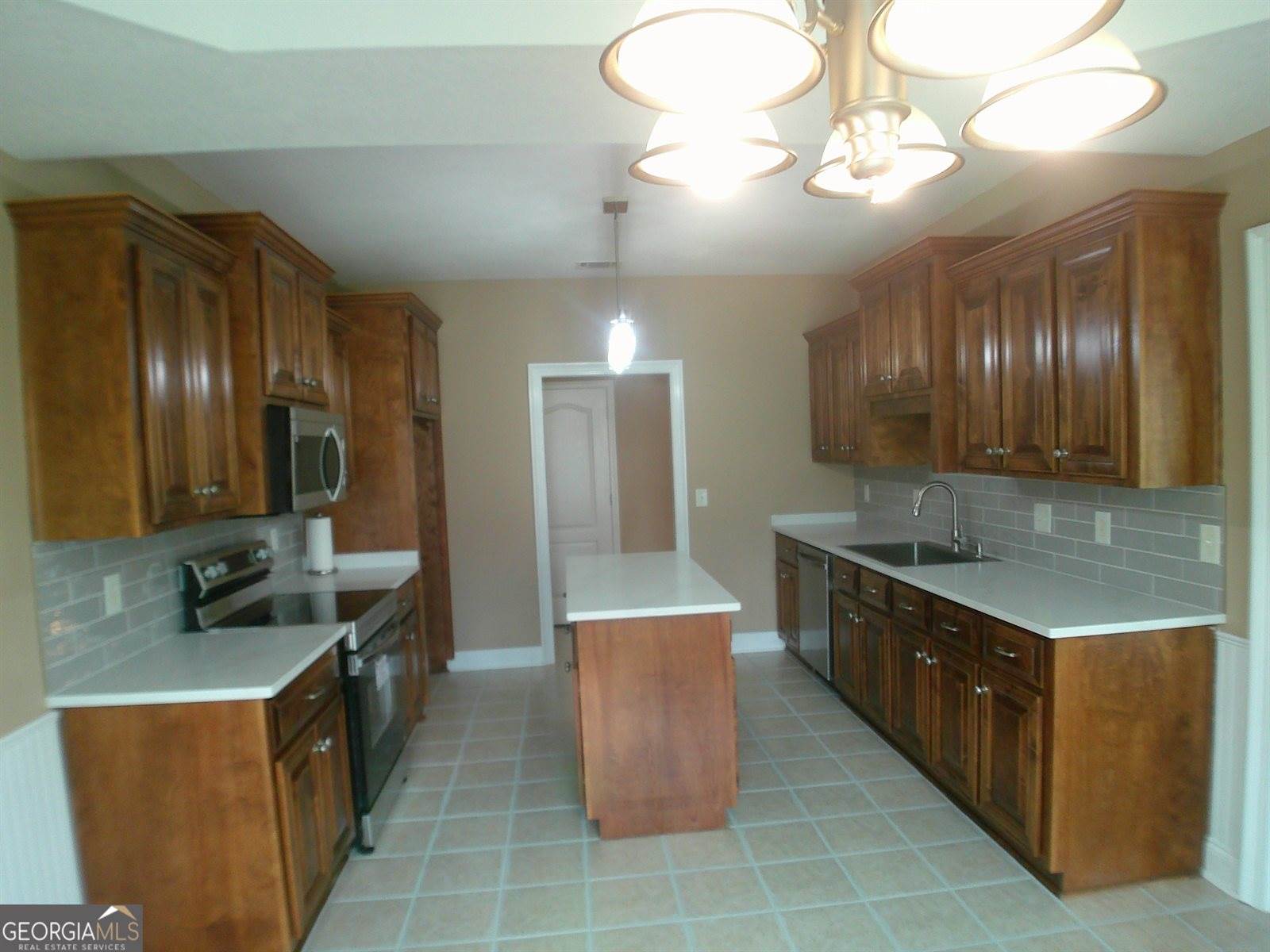 318 Lovorn Circle, Warner Robins, GA 31088