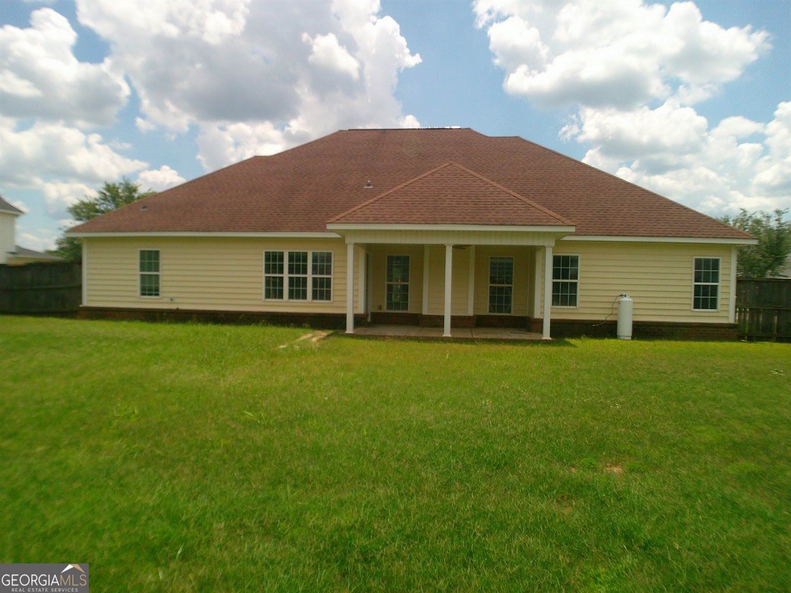 318 Lovorn Circle, Warner Robins, GA 31088