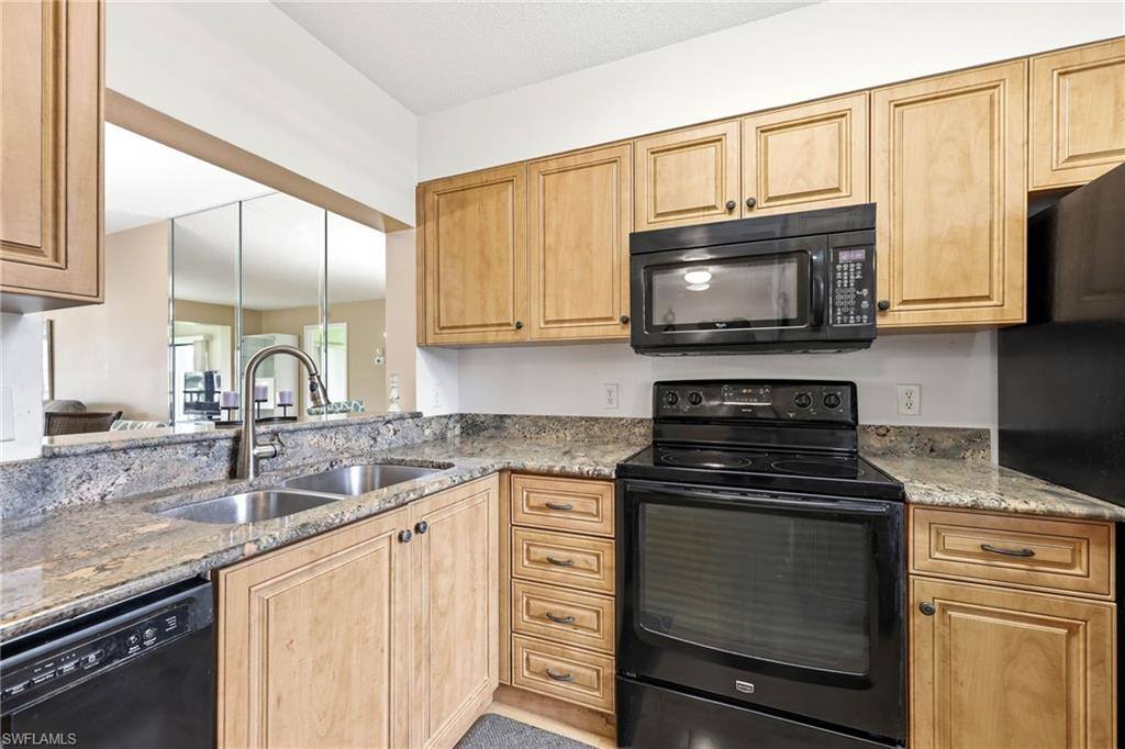 7406 Lake Breeze DR 218, Fort Myers, FL 33907