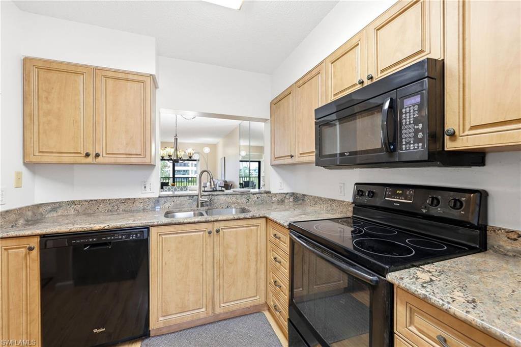 7406 Lake Breeze DR 218, Fort Myers, FL 33907