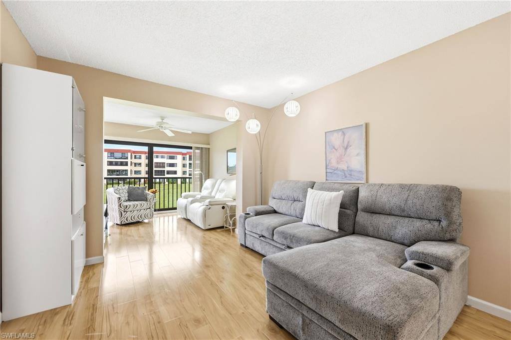 7406 Lake Breeze DR 218, Fort Myers, FL 33907