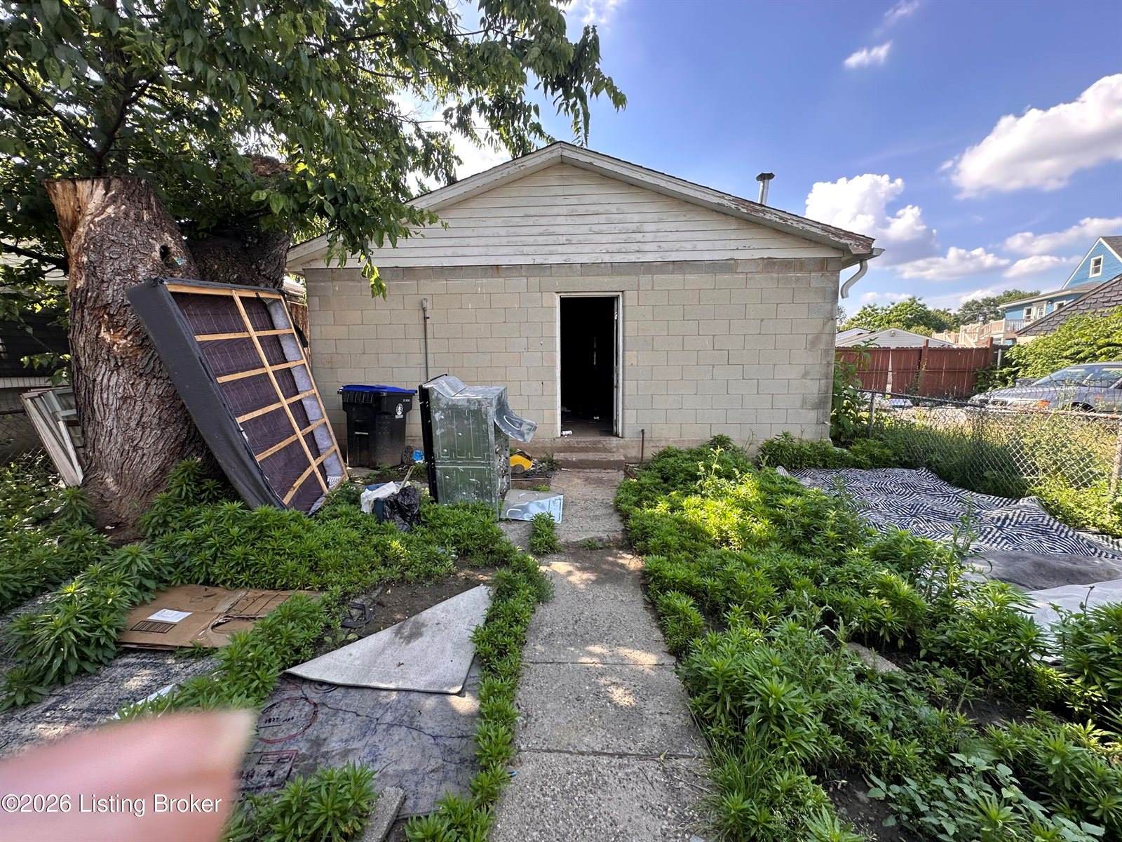 2732 Montana Ave, Louisville, KY 40208