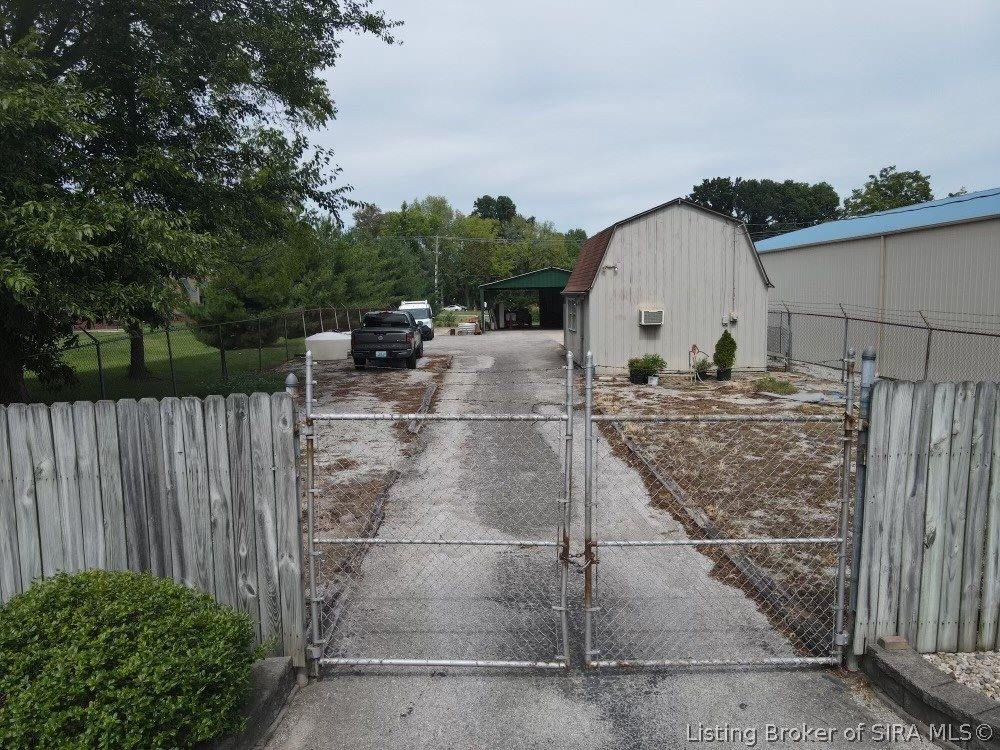 910 Industrial Boulevard, New Albany, IN 47150