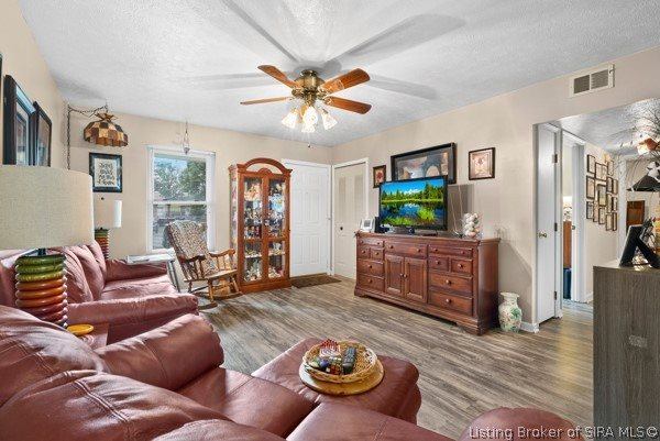 1305 Sunshine Lane, Jeffersonville, IN 47130