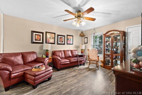 1305 Sunshine Lane, Jeffersonville, IN 47130