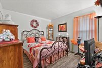 1305 Sunshine Lane, Jeffersonville, IN 47130