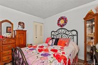 1305 Sunshine Lane, Jeffersonville, IN 47130