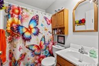 1305 Sunshine Lane, Jeffersonville, IN 47130
