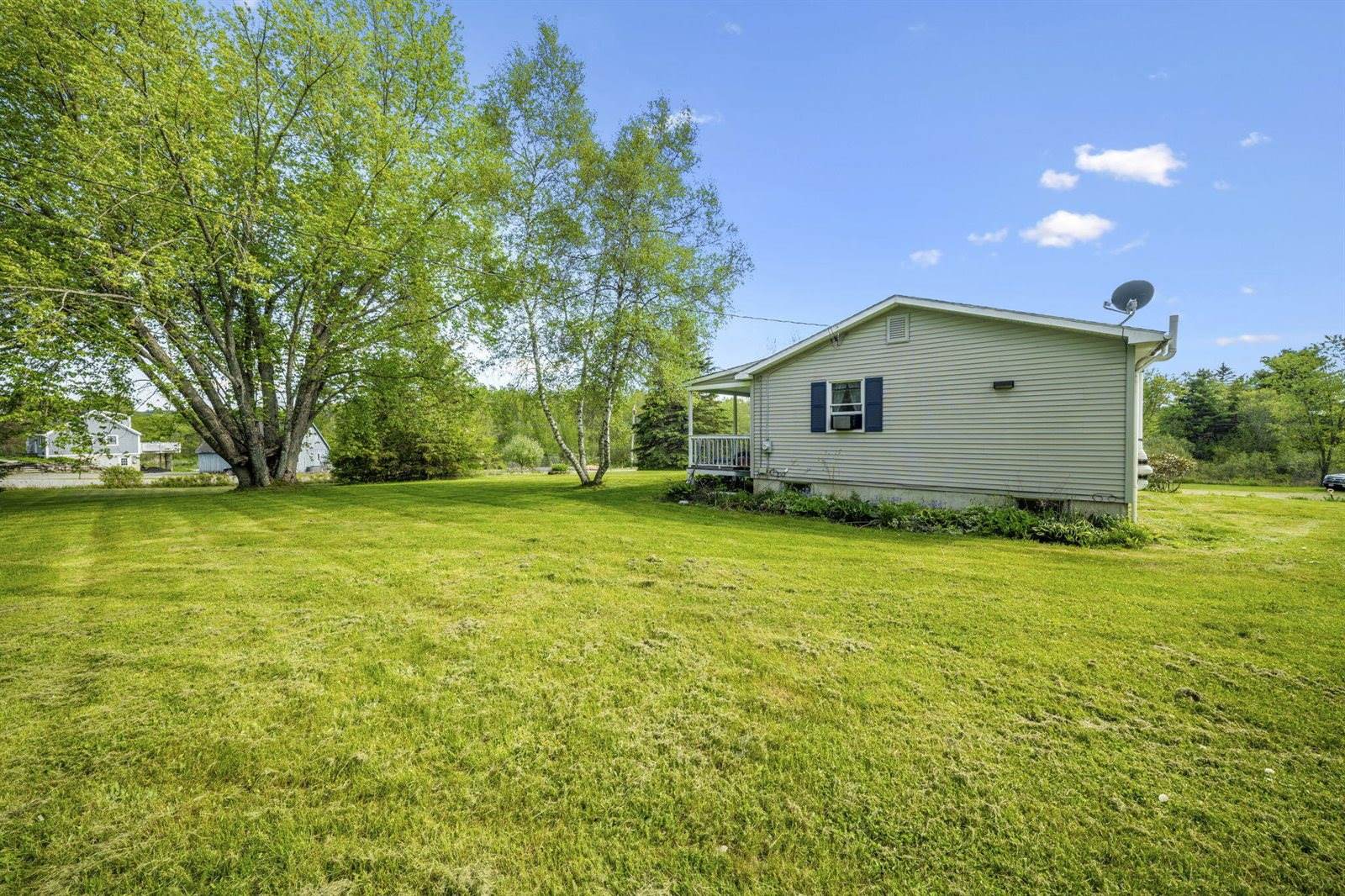9 Marsh Stream Road, Frankfort, ME 04438