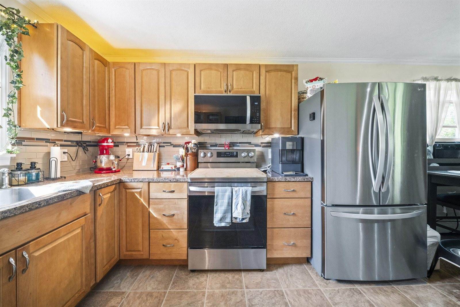 9 Marsh Stream Road, Frankfort, ME 04438