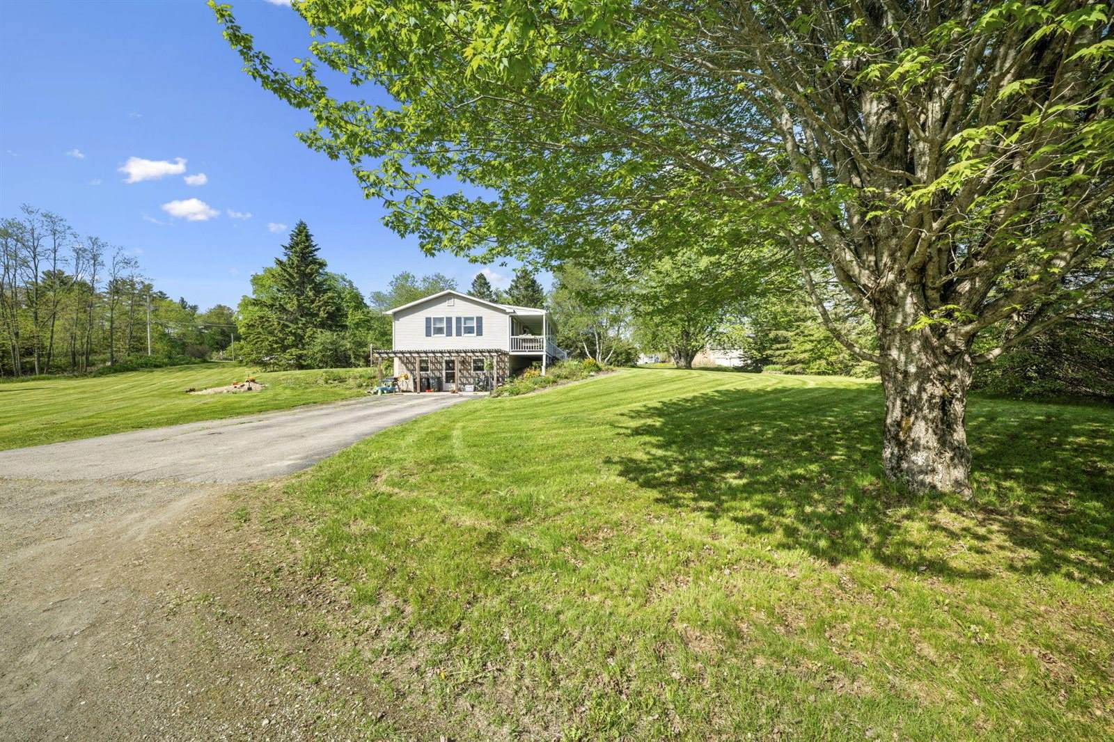 9 Marsh Stream Road, Frankfort, ME 04438