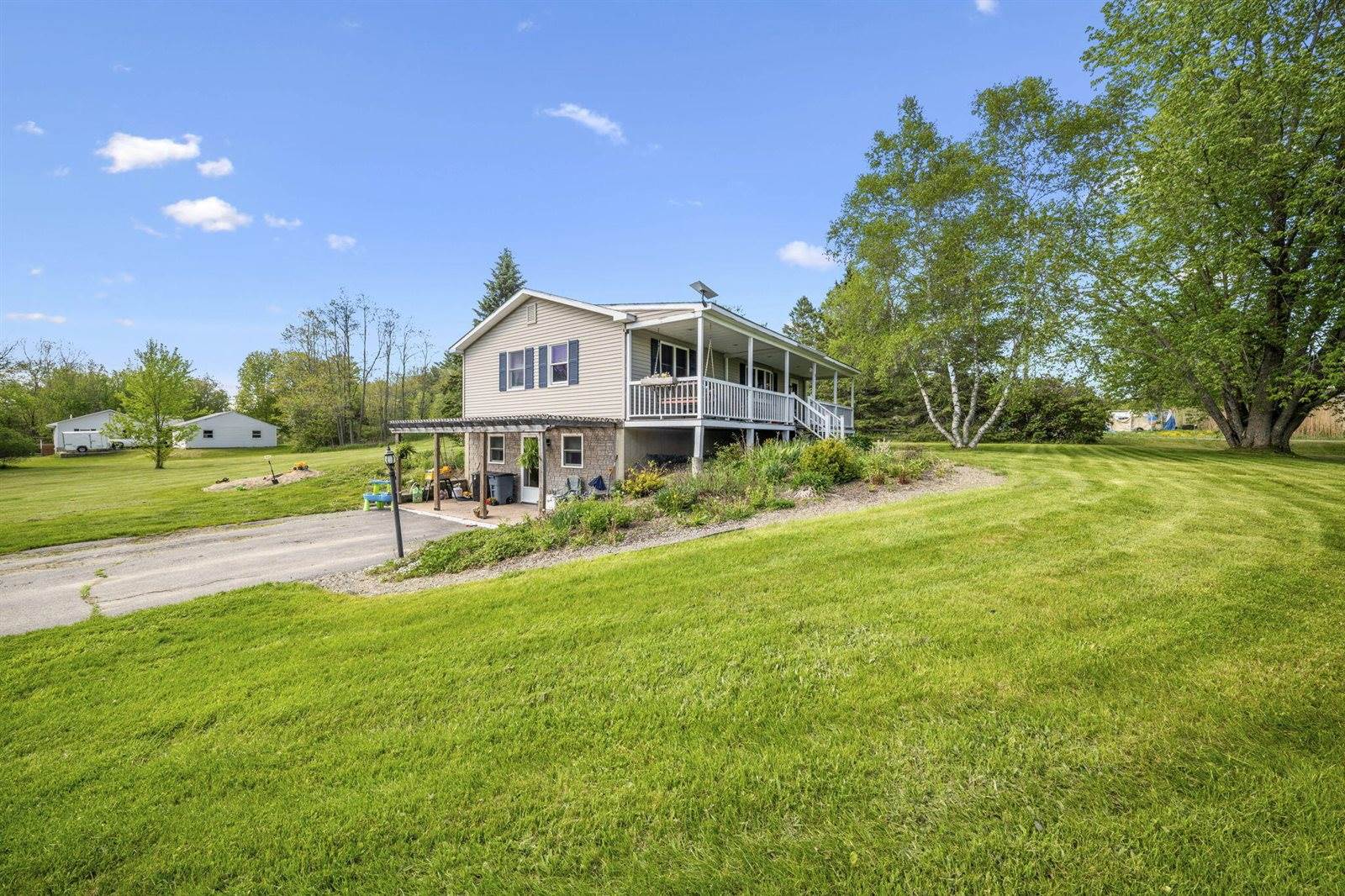 9 Marsh Stream Road, Frankfort, ME 04438