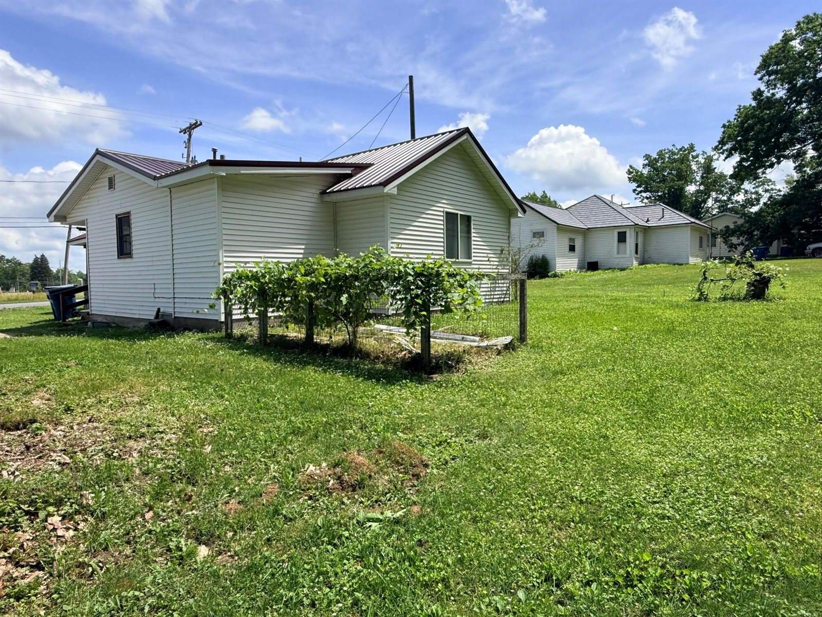 2168 Tower Hill Road, Houghton Lake, MI 48629