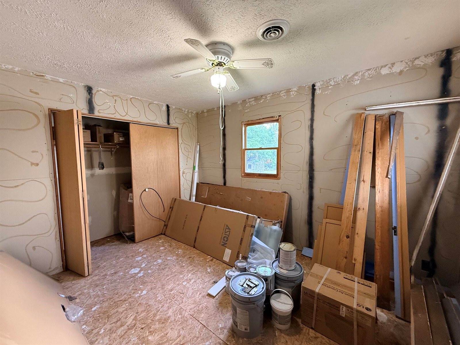 2168 Tower Hill Road, Houghton Lake, MI 48629