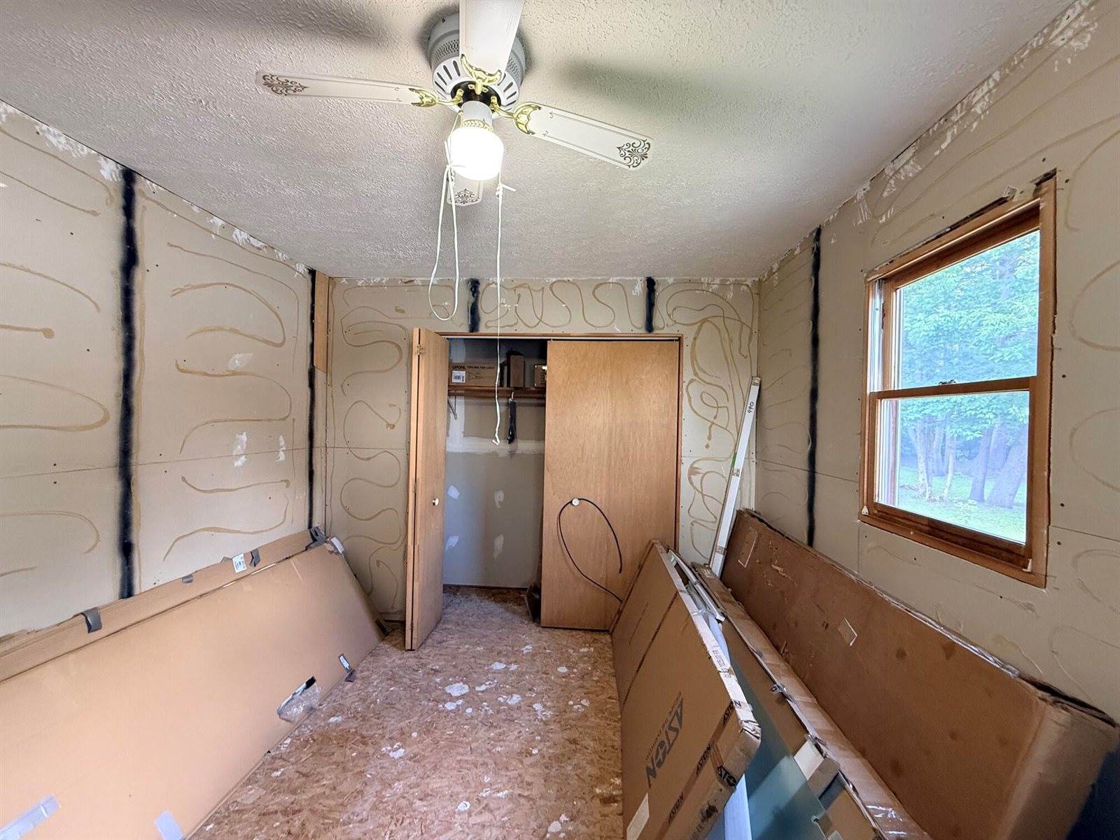 2168 Tower Hill Road, Houghton Lake, MI 48629