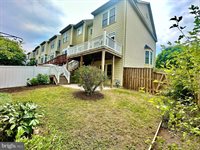 1040 Hotchkiss Place, Fredericksburg, VA 22401