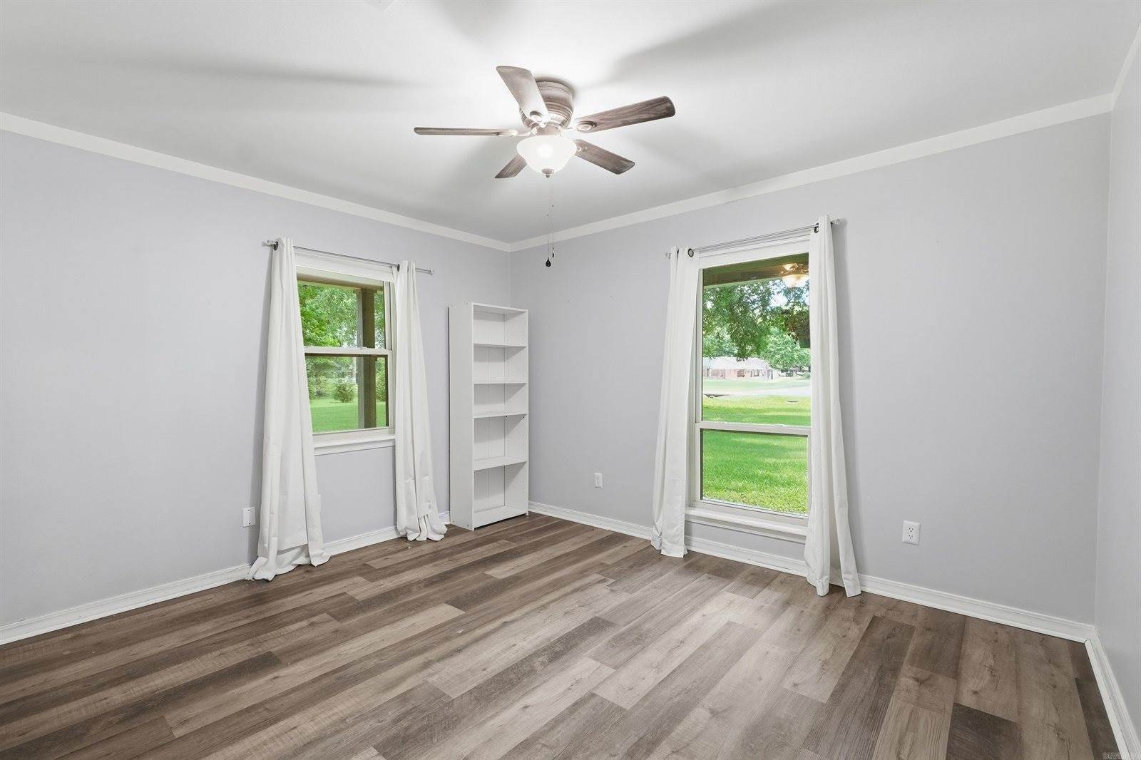 27 Darrell St, Vilonia, AR 72173