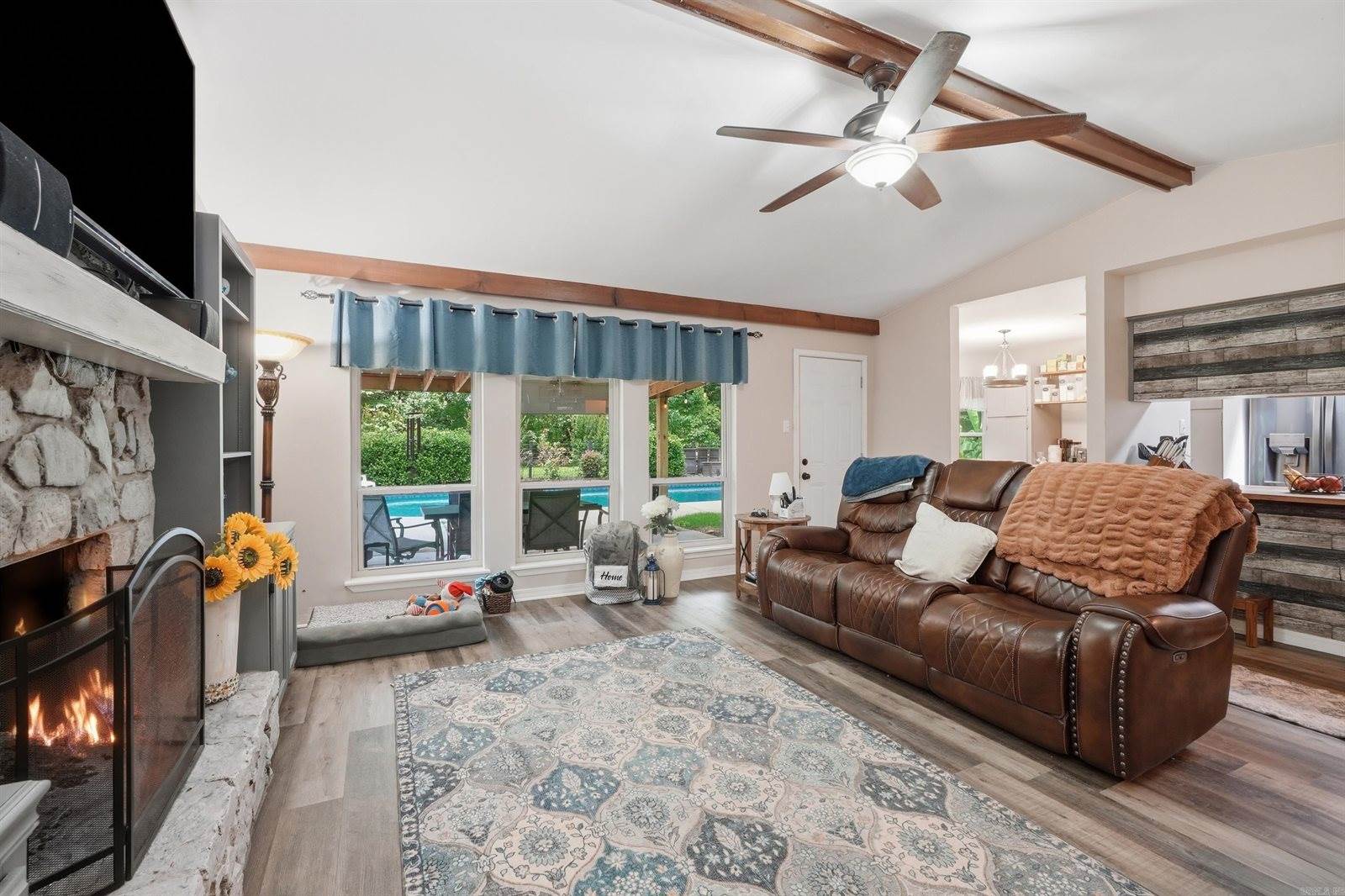 27 Darrell St, Vilonia, AR 72173