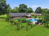 27 Darrell St, Vilonia, AR 72173