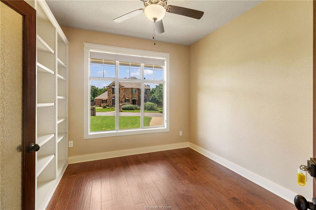 2136 Rockcliffe Loop, College Station, TX 77845