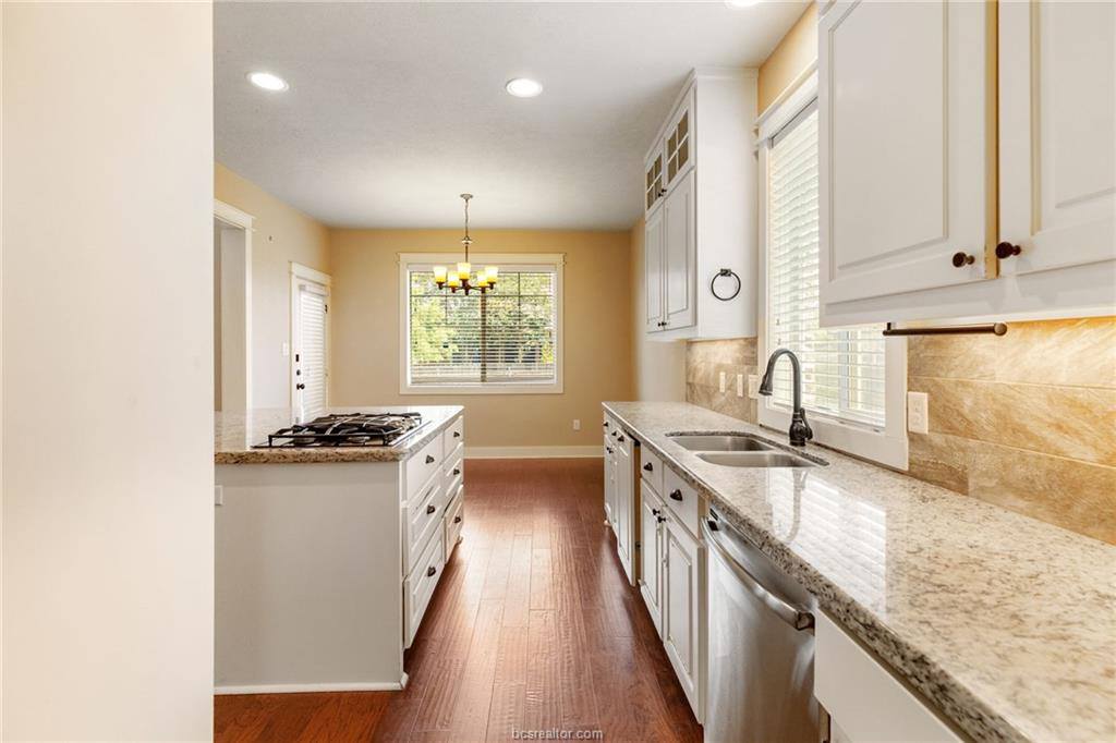 2136 Rockcliffe Loop, College Station, TX 77845