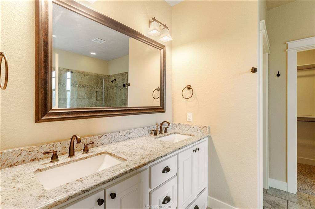2136 Rockcliffe Loop, College Station, TX 77845