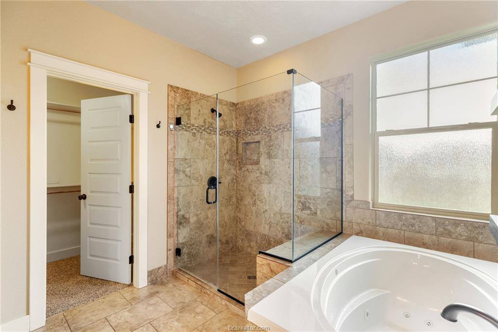 2136 Rockcliffe Loop, College Station, TX 77845