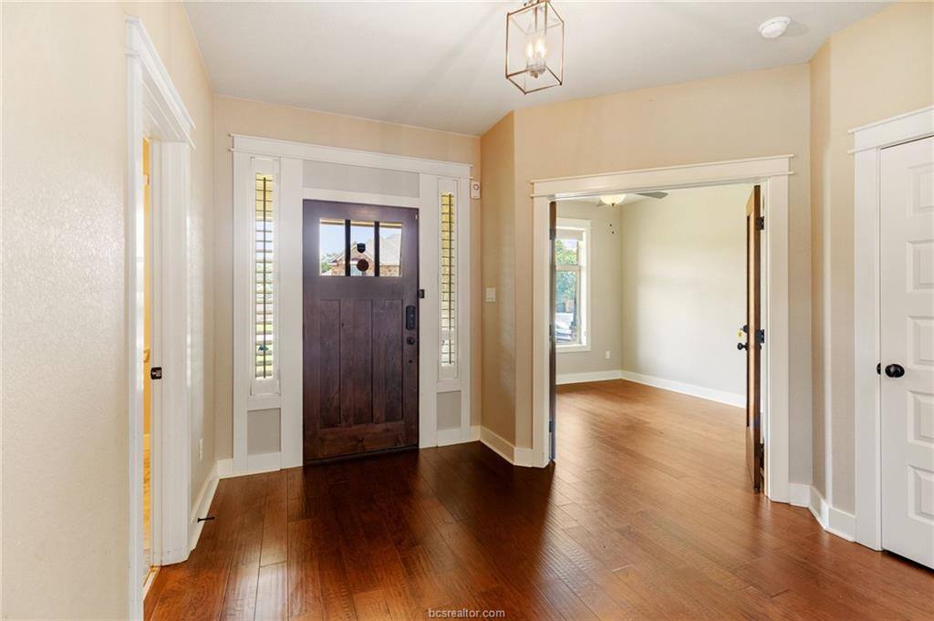 2136 Rockcliffe Loop, College Station, TX 77845