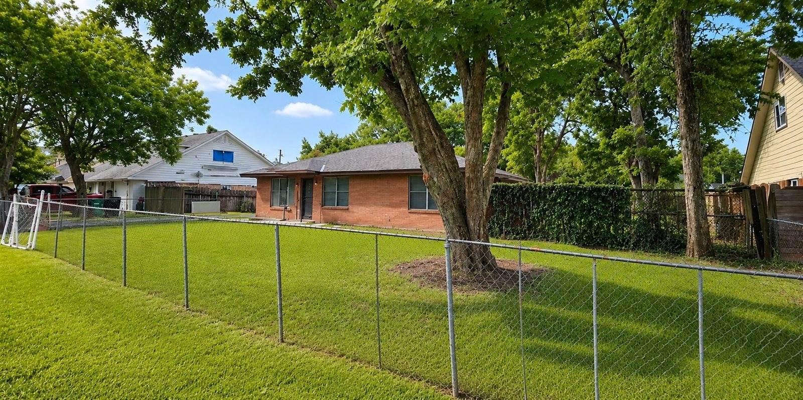 7132 Thrush Drive, Houston, TX 77087