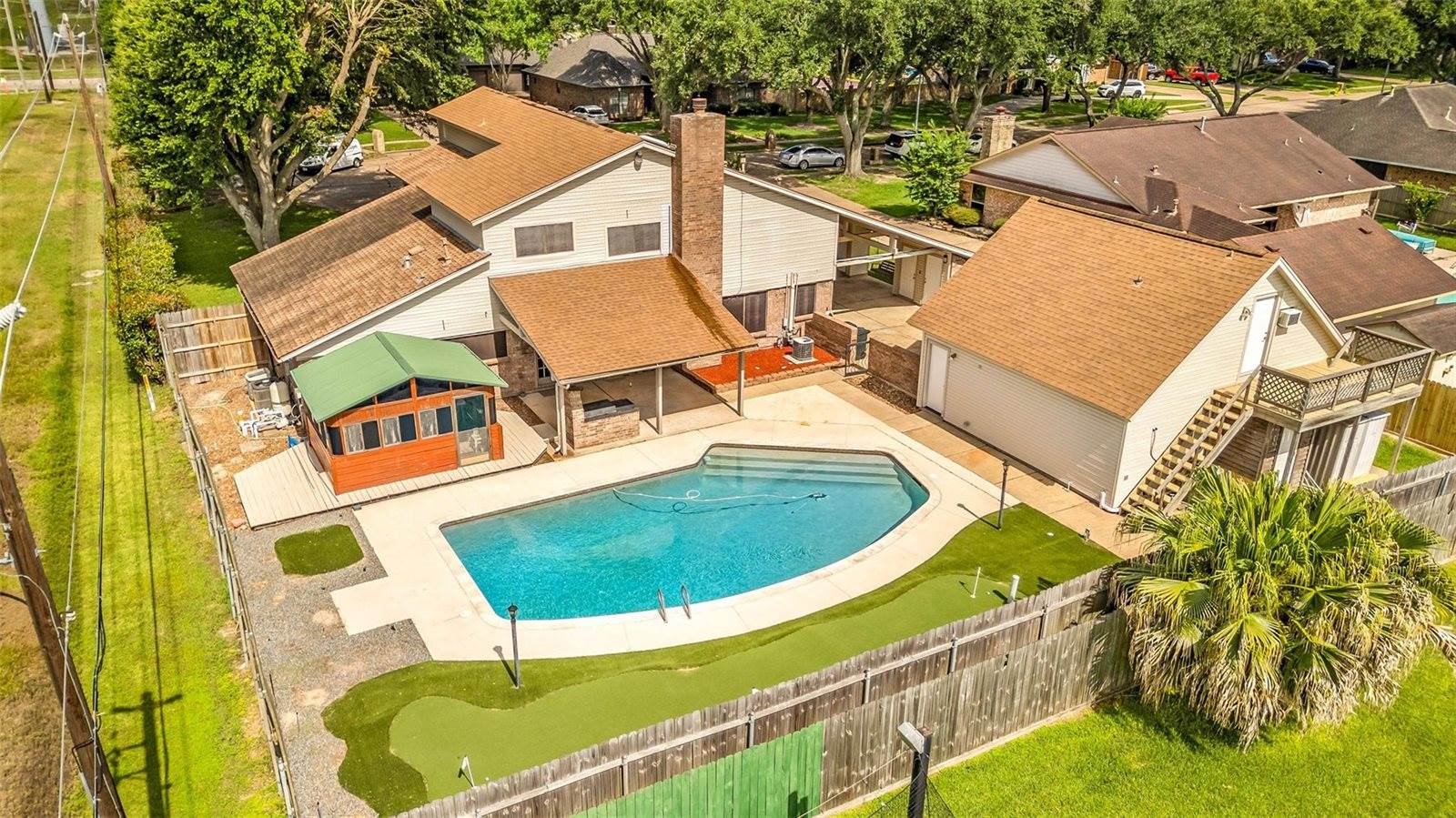 2202 Erin Glen Court, Deer Park, TX 77536