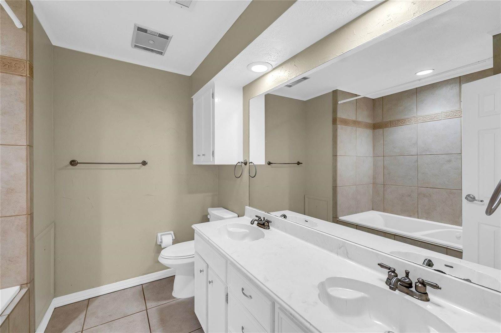 2202 Erin Glen Court, Deer Park, TX 77536