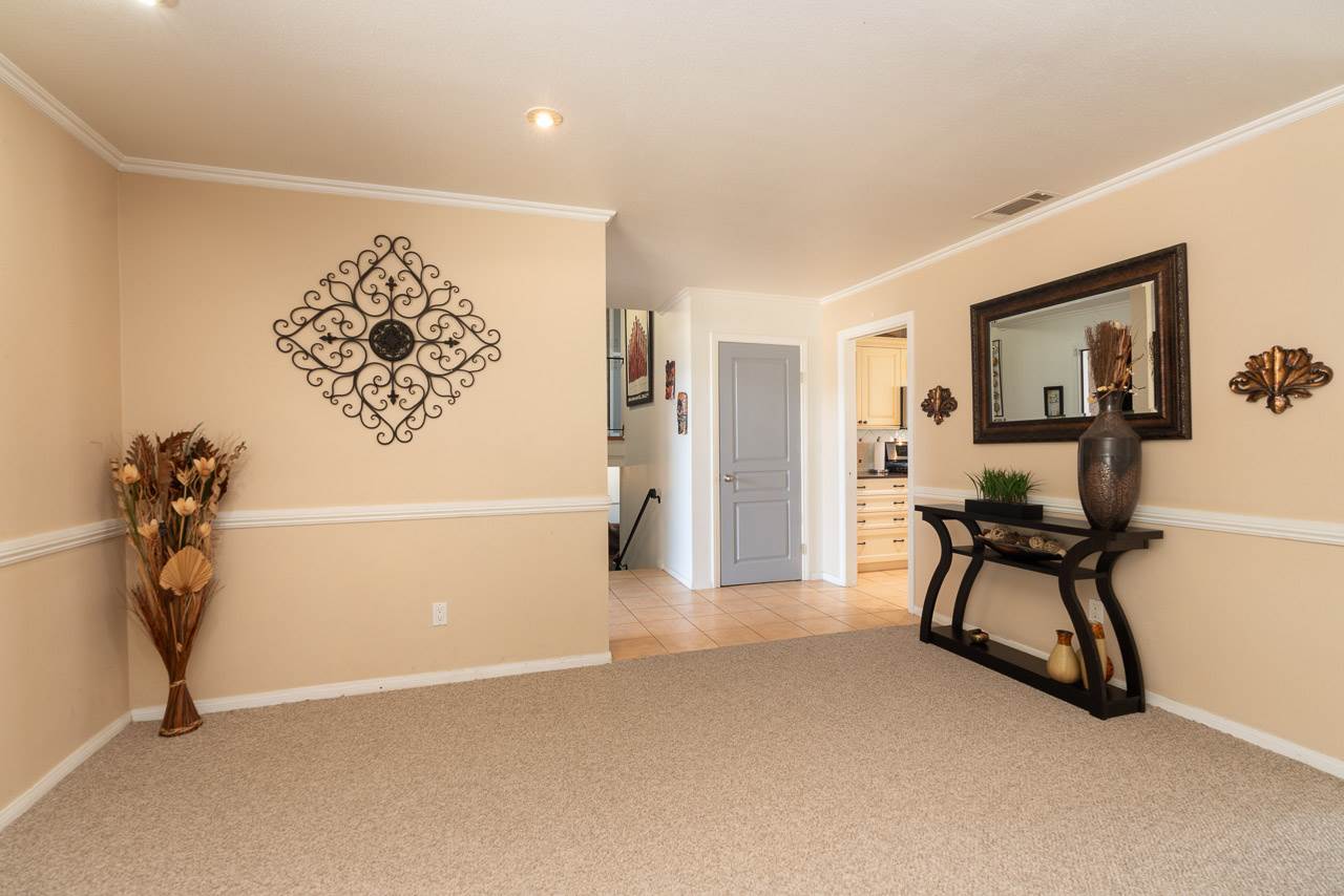 6248 Spruce Lake Ave, San Diego, CA 92119