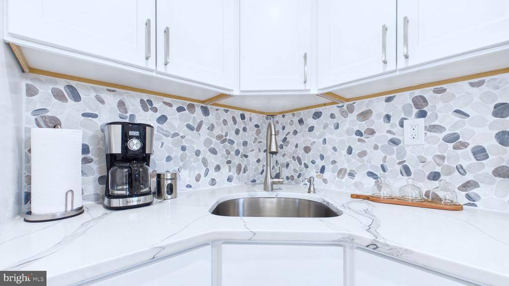 4 North Brighton Avenue, Atlantic City, NJ 08401