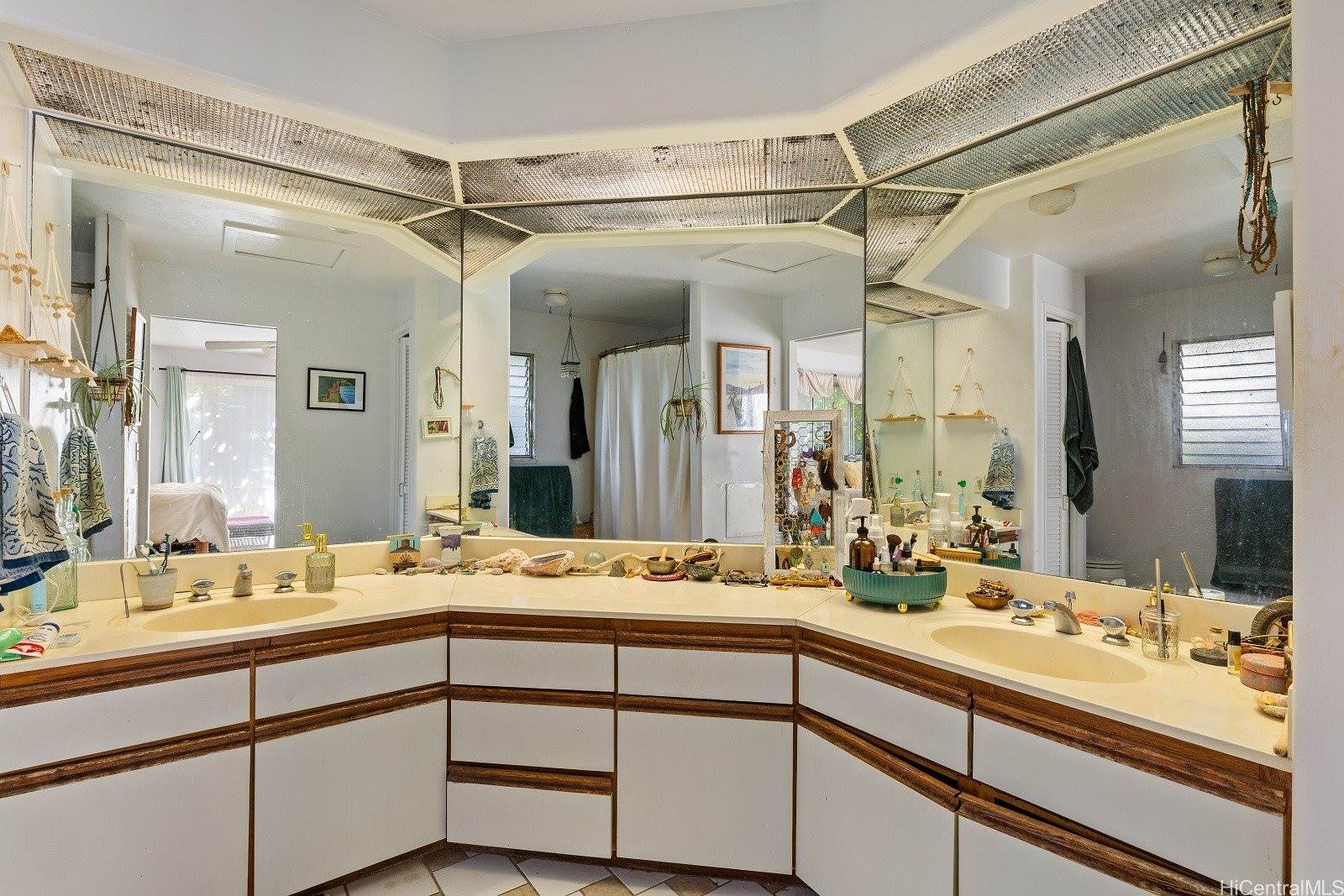 1255 Koko Head Avenue, Honolulu, HI 96816