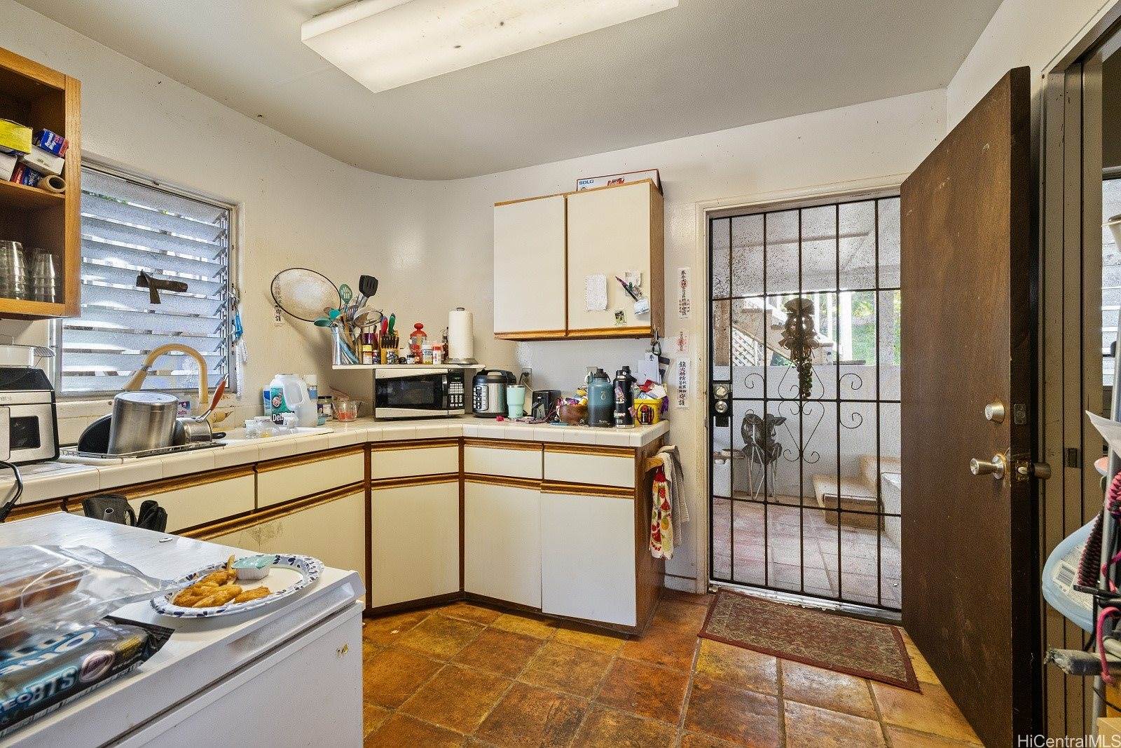 1255 Koko Head Avenue, Honolulu, HI 96816