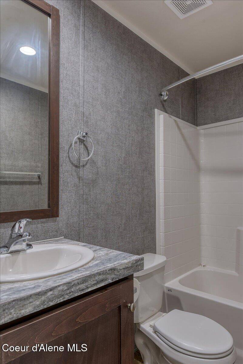 8747 North Starr Loop, Hayden, ID 83835