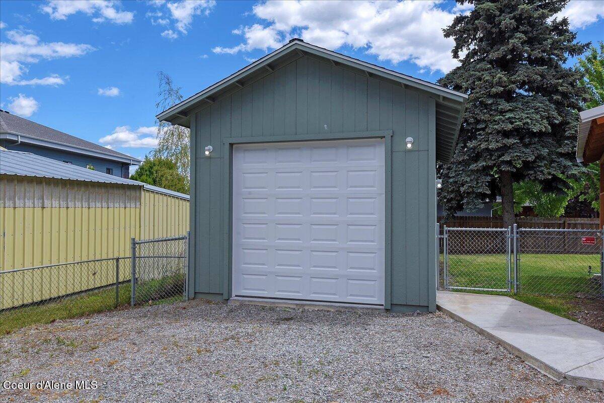 8747 North Starr Loop, Hayden, ID 83835