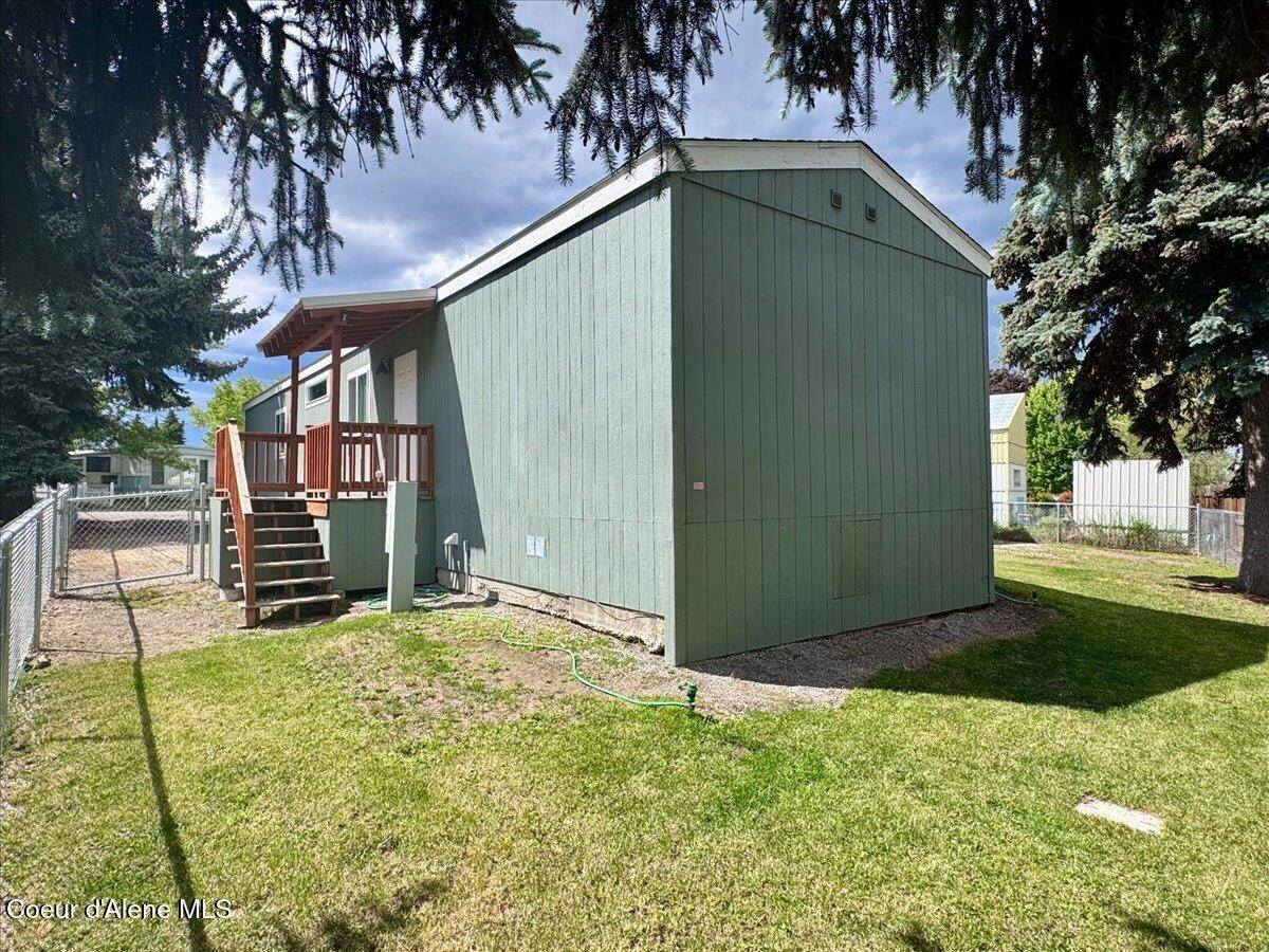 8747 North Starr Loop, Hayden, ID 83835