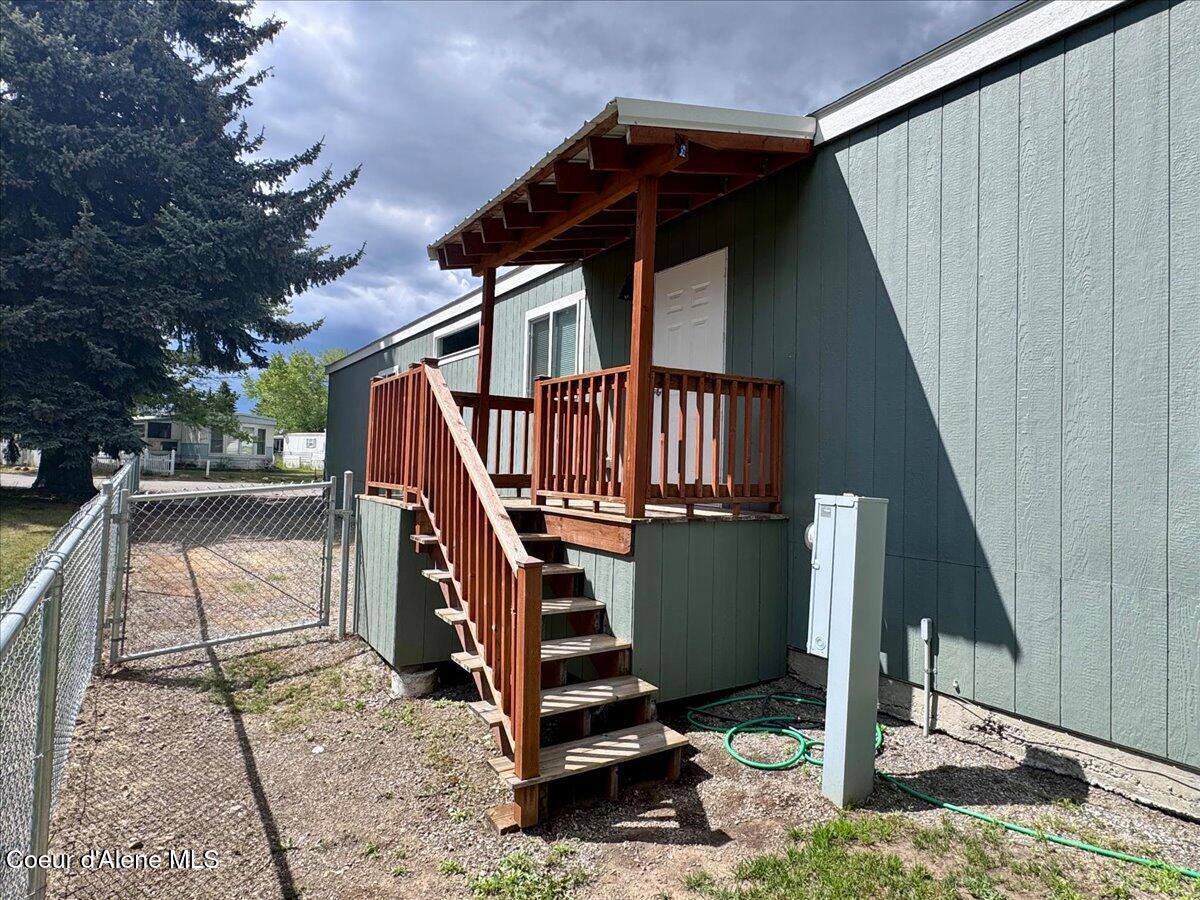 8747 North Starr Loop, Hayden, ID 83835