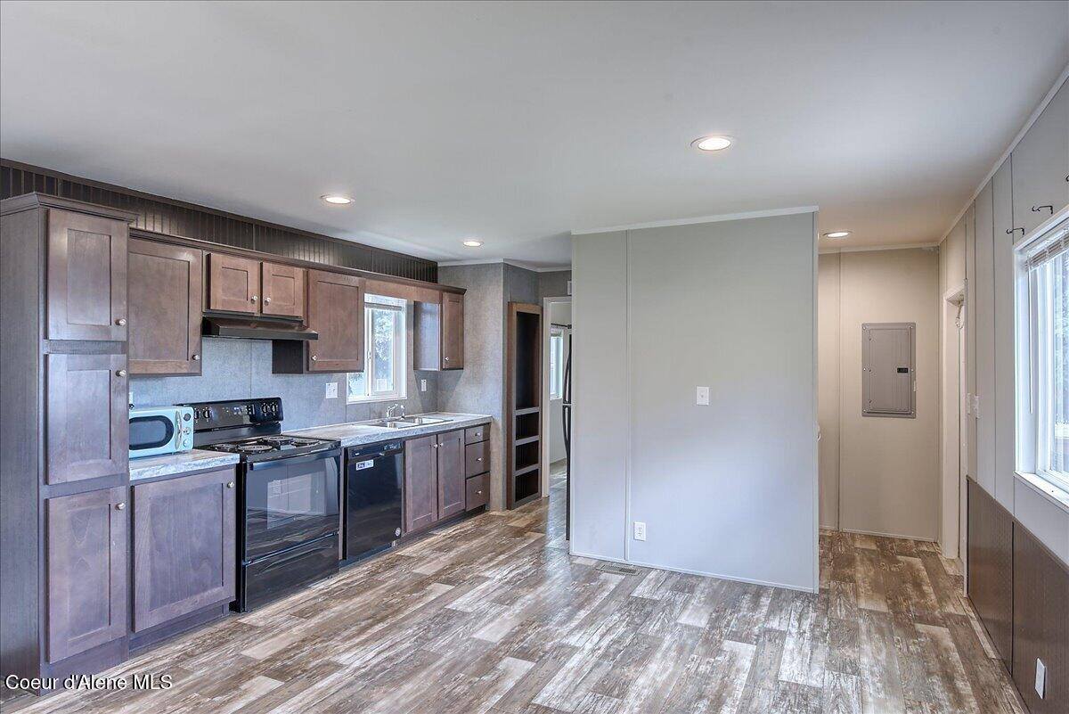 8747 North Starr Loop, Hayden, ID 83835