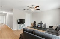8111 Silver Grv, San Antonio, TX 78254