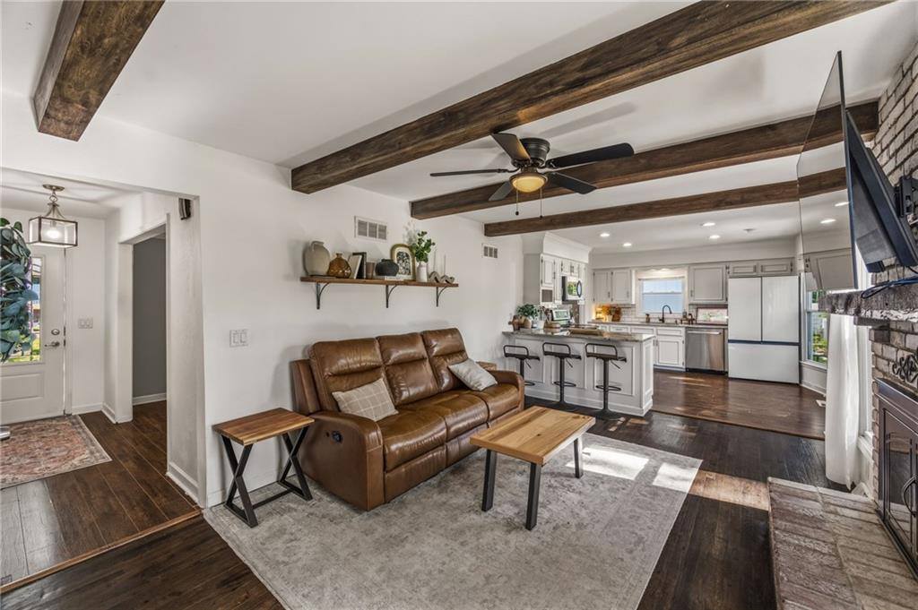 12819 Cambridge Avenue, Grandview, MO 64030