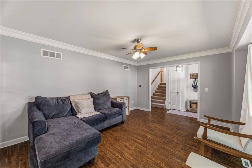 12819 Cambridge Avenue, Grandview, MO 64030
