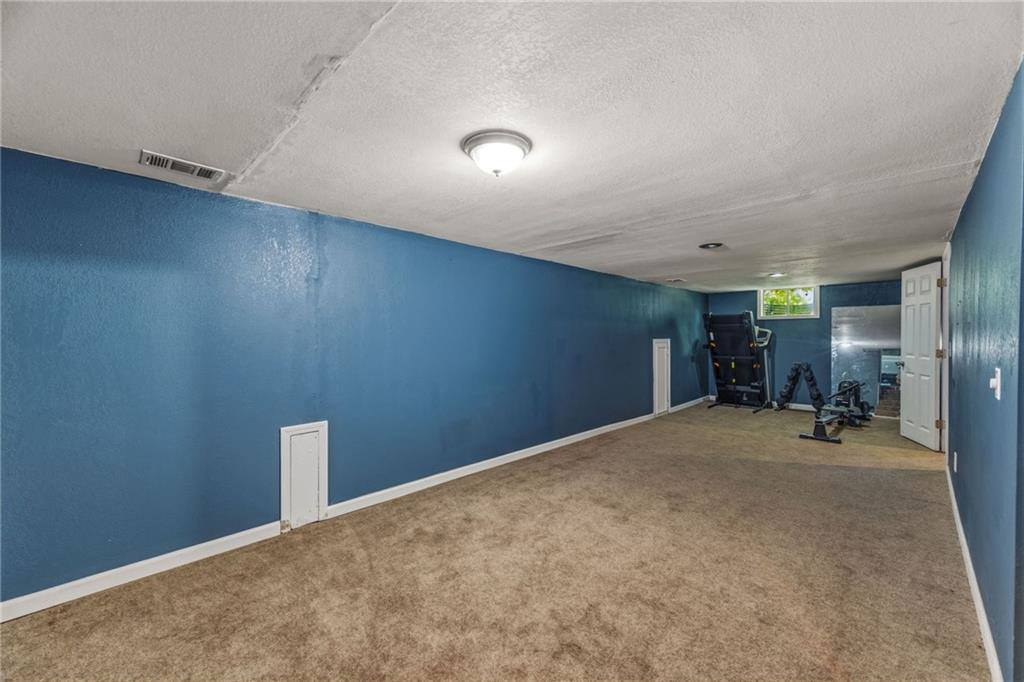 12819 Cambridge Avenue, Grandview, MO 64030