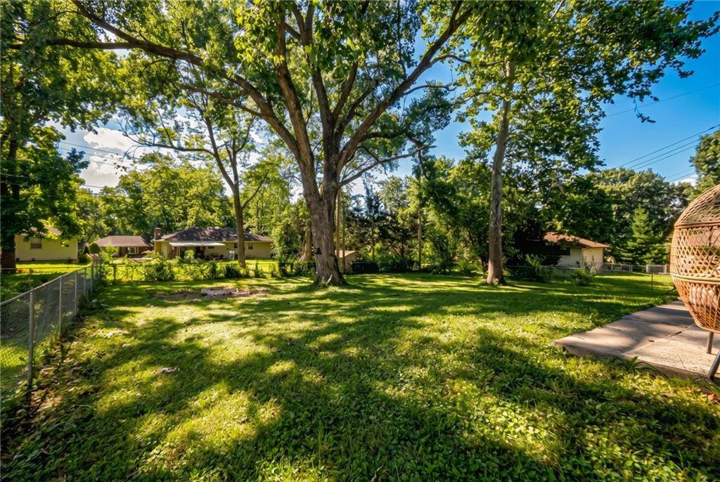 12819 Cambridge Avenue, Grandview, MO 64030